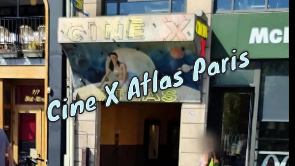 Entramos en el cine X Atlas de Paris, muchos BBC se corren en las tetas de mi esposa - Promo