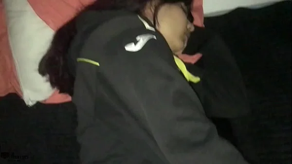 El cachondo de mi hermanastro me despierta con su polla y le doy una buena mamada HISTORIA COMPLETA