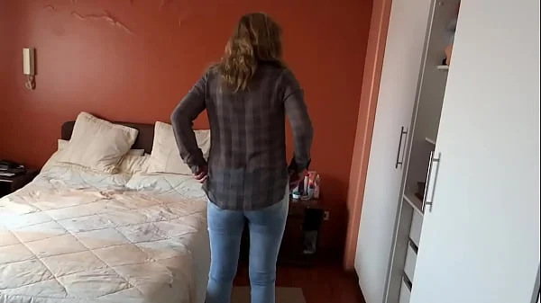 Masturbate while you record me, he asks me for a stepmother, I want you to cum in my ass with the jean on