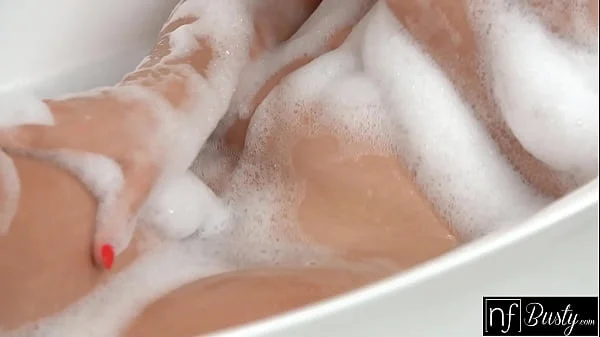 Busty beauty Sharon White has some bathtime fun with a messy ending - S17:E11