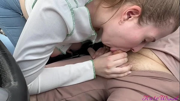 A young big-breasted teen has nothing to pay in a taxi. Blowjob to driver