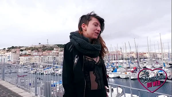 Melany, une coquine qui teste l'anal pour la première fois