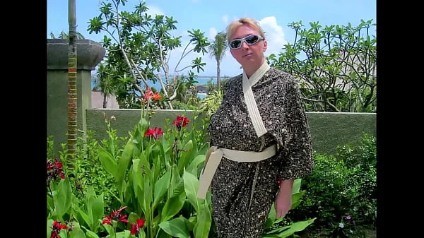 Villa by the Waves: Busty MILF MariaOld’s Oceanfront Sexy Adventure