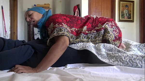 A Turkish hotel maid is NOT SCARED when a French guest shows his big black cock