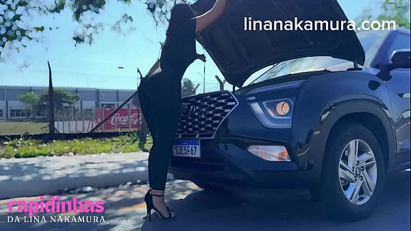 Comi a passageira gostosa casada no carro no meio da estrada
