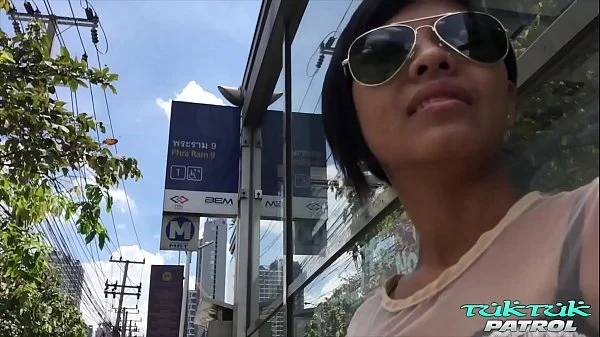 TukTukPatrol Little Thai Momma Drains Tourist Cock