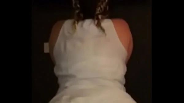 Comendo Minha Esposa Enquanto Assistimos Série