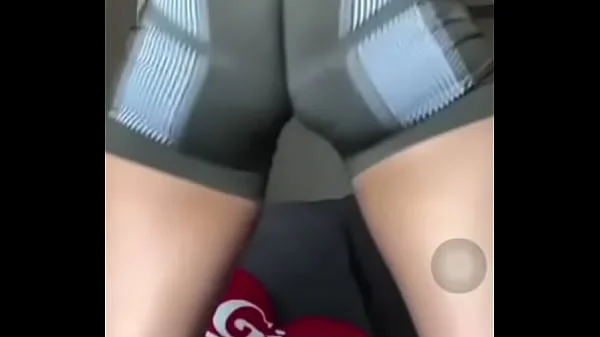 Coi Leray twerking