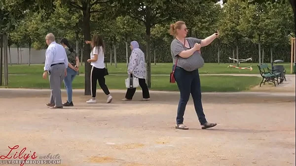 saggy tits no bra in public