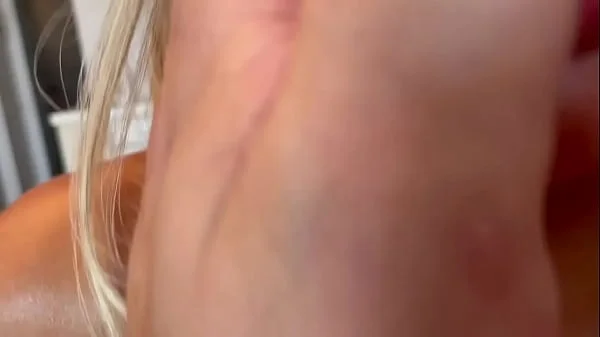 HOUSEWIFE FUCKED DIRECTLY IN THE KITCHEN