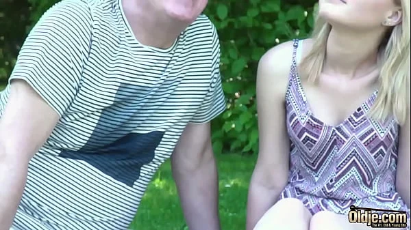 Girlfriend and sugar daddy have amazing sex with cumshot in mouth