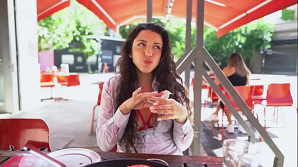 Latina loves Pizza with cum toping