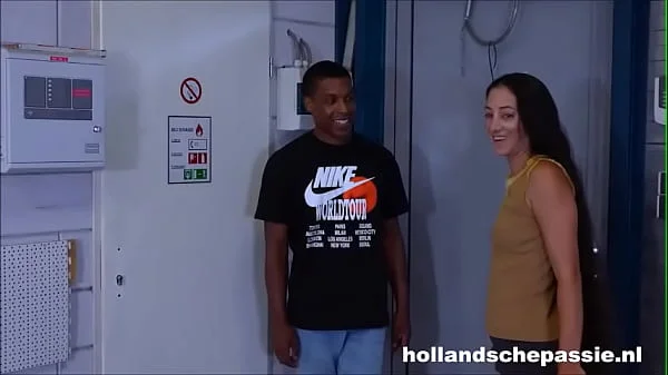 Neuken met de auto verkoper!!!