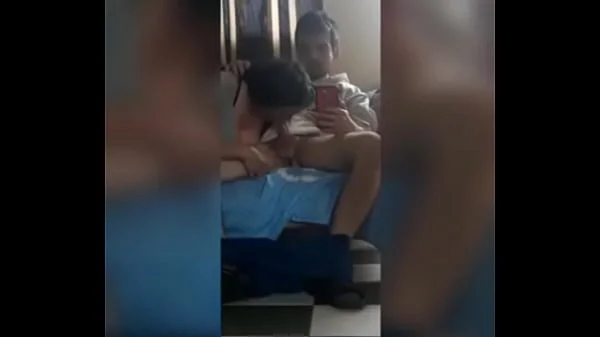 Mi Vecina le encanta jugar con mi Pene, Lo Pajea y Mama hasta no poder más