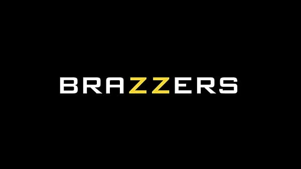 Can't You See I'm On The Phone? - Rachel Starr / Brazzers  / stream full from www.brazzers.promo/can