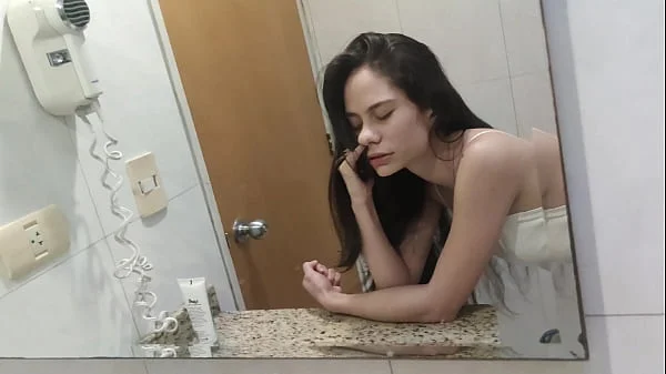 Casi nos pillan follando en el baño de casa de mi mejor amiga que estaba de cumpleaños pero las ganas de follar eran mas grandes